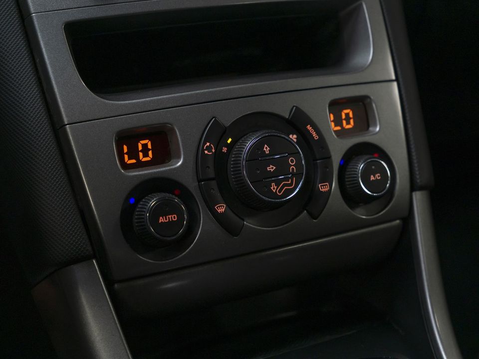 Peugeot 308, 2012 год, 649 000 рублей, 16 фотография