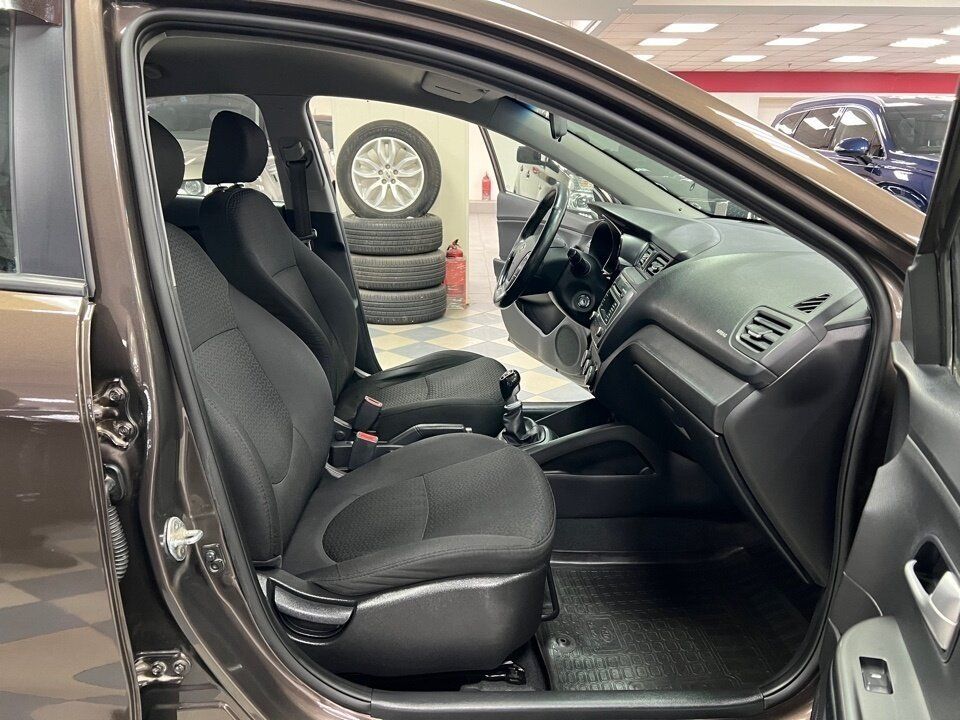 KIA Rio, 2015 год, 749 000 рублей, 10 фотография