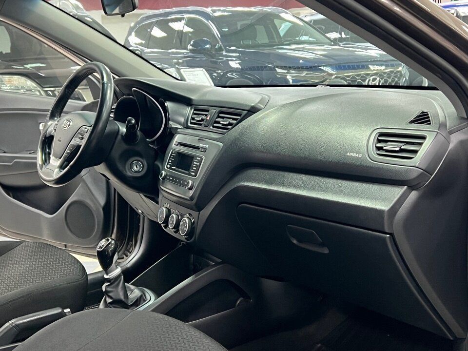 KIA Rio, 2015 год, 749 000 рублей, 11 фотография