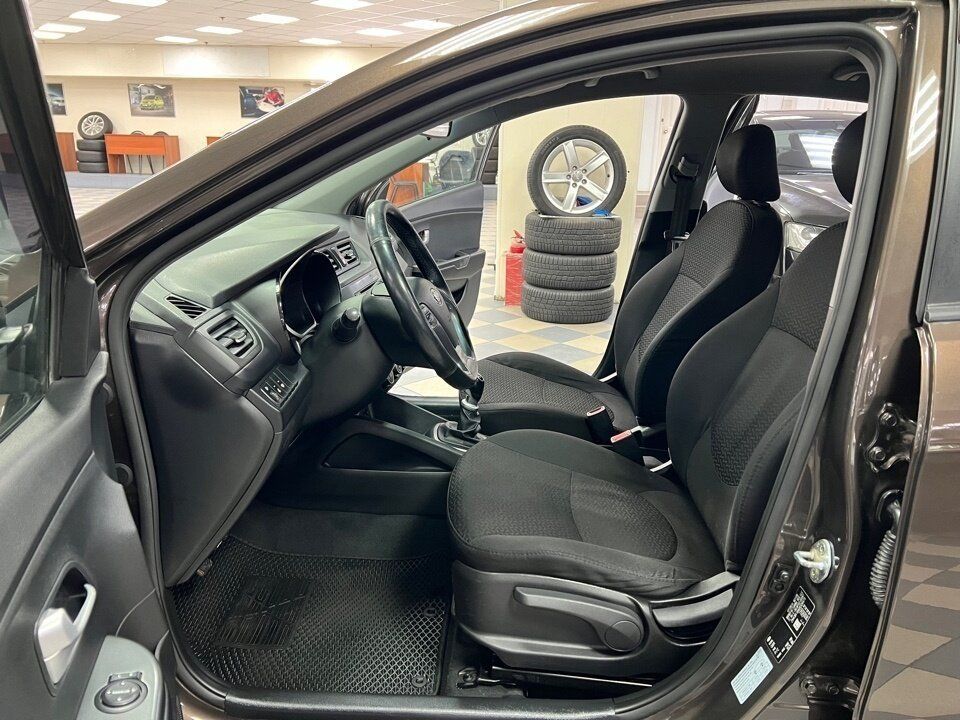 KIA Rio, 2015 год, 749 000 рублей, 9 фотография