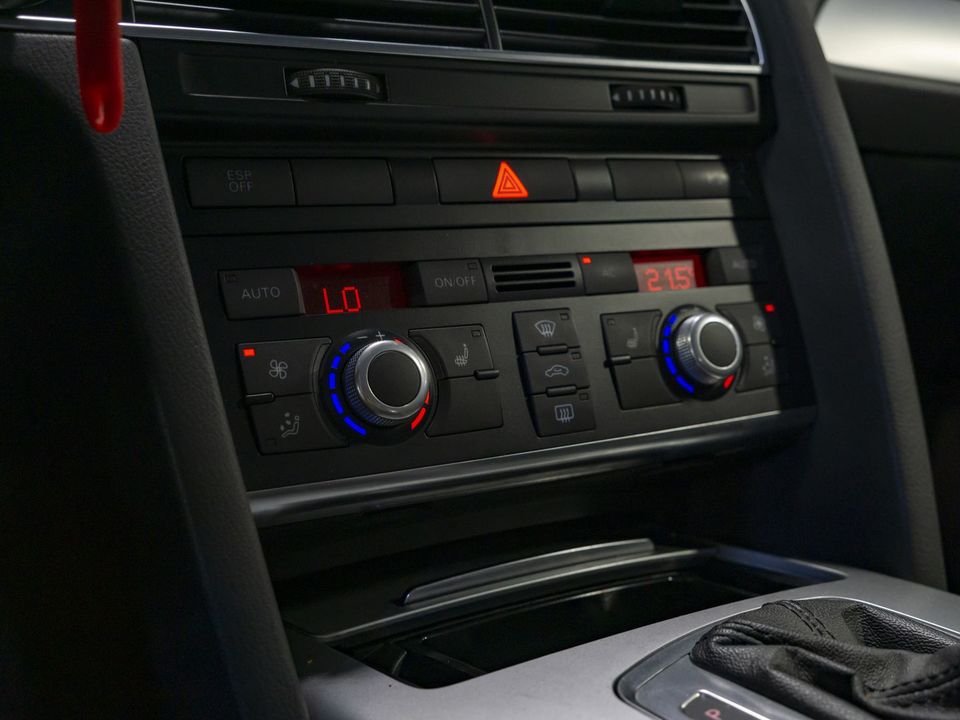 Audi A6, 2011 год, 1 049 000 рублей, 14 фотография
