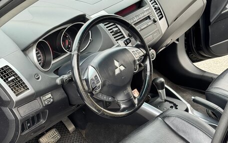 Mitsubishi Outlander III рестайлинг 3, 2007 год, 1 299 000 рублей, 18 фотография