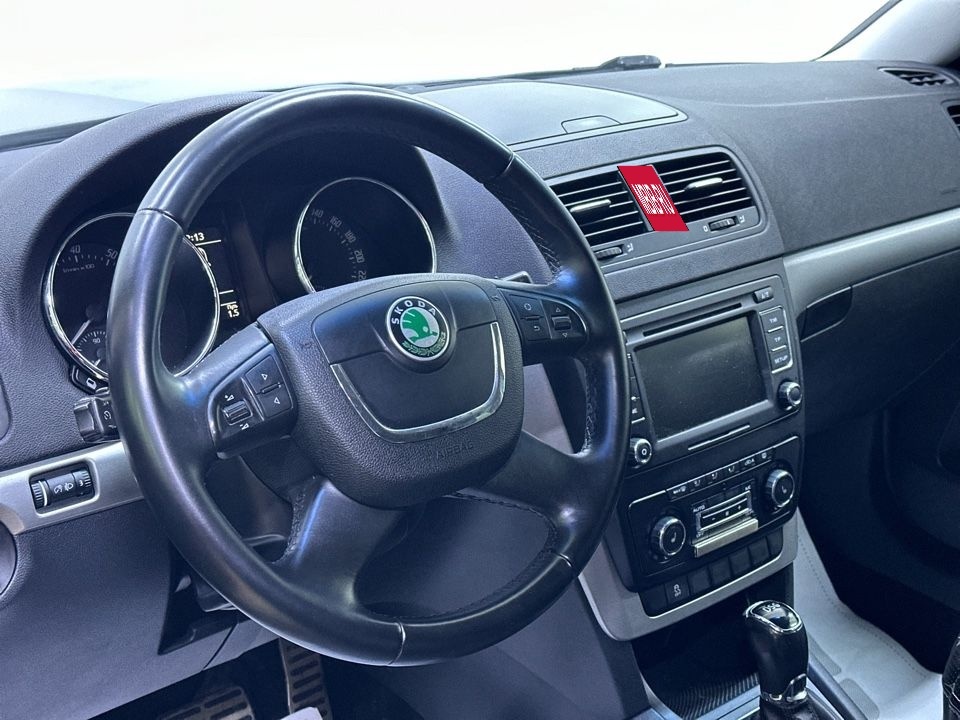 Skoda Yeti, 2013 год, 899 000 рублей, 9 фотография