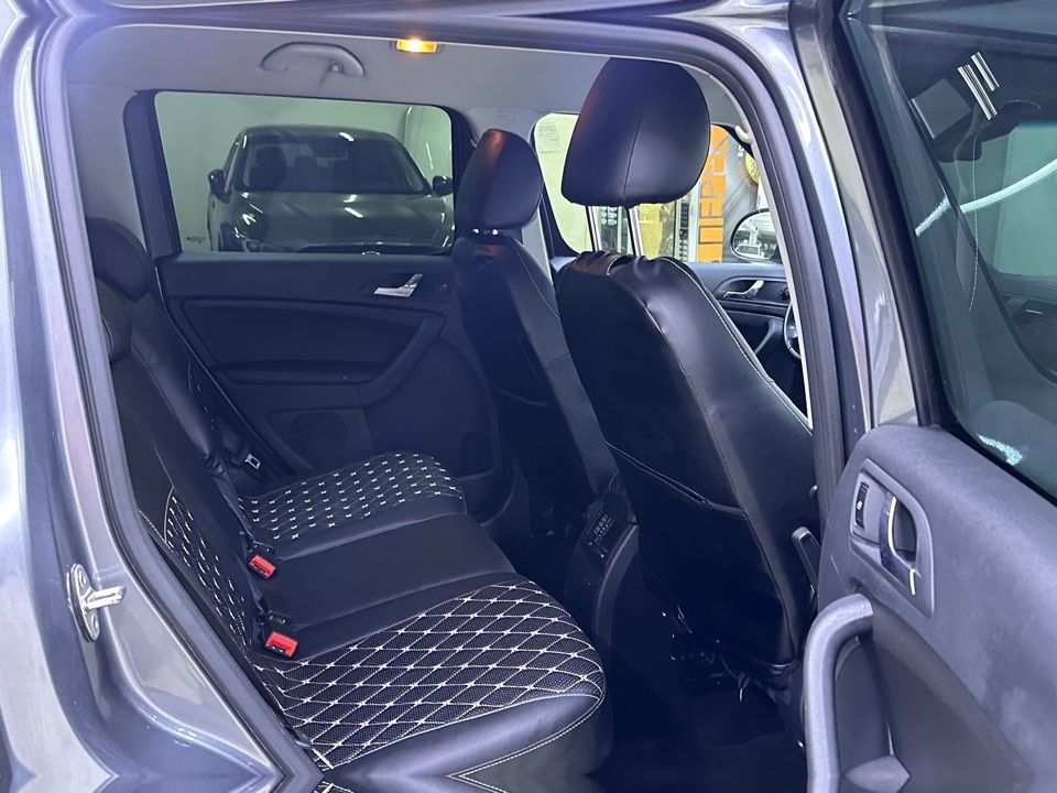 Skoda Yeti, 2013 год, 899 000 рублей, 16 фотография