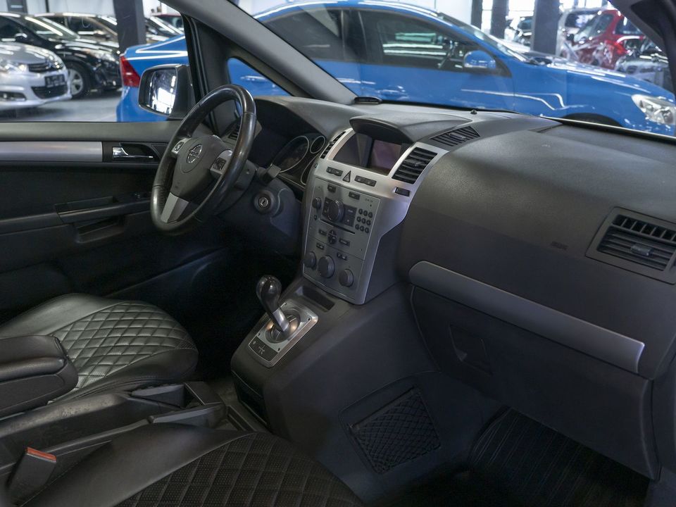 Opel Zafira, 2014 год, 749 000 рублей, 17 фотография