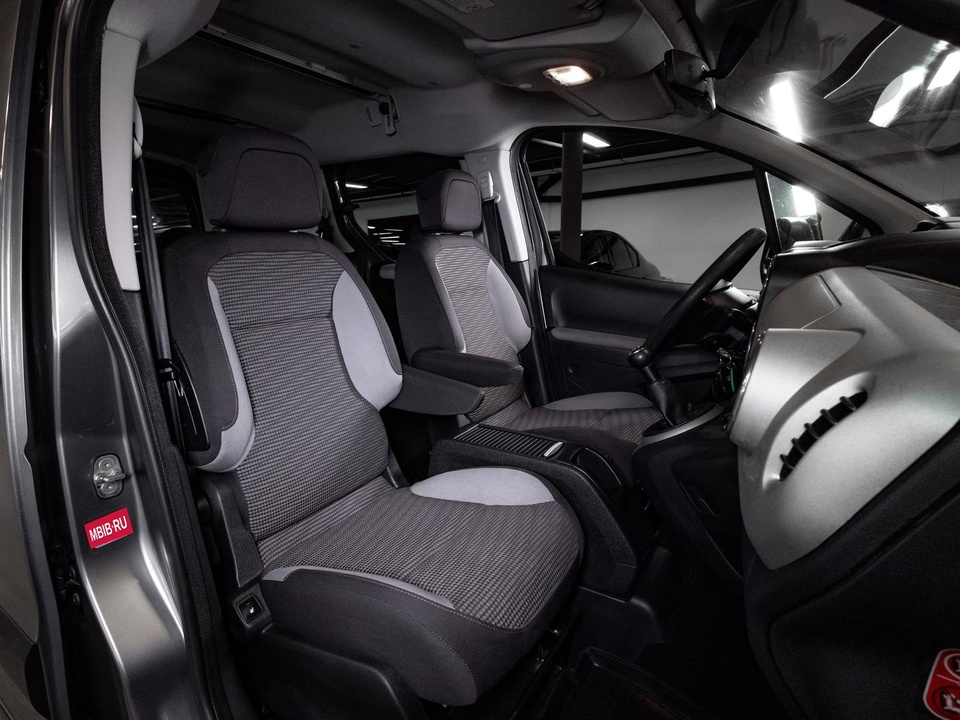 Peugeot Partner, 2011 год, 749 000 рублей, 10 фотография