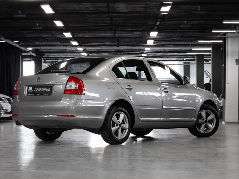 Skoda Octavia, 2011 год, 749 000 рублей, 2 фотография
