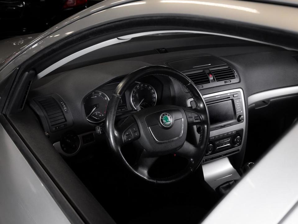 Skoda Octavia, 2011 год, 749 000 рублей, 8 фотография