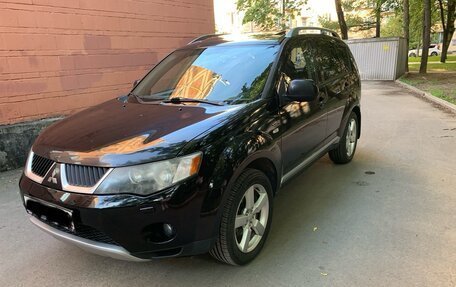 Mitsubishi Outlander III рестайлинг 3, 2008 год, 1 050 000 рублей, 2 фотография