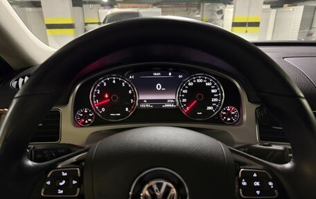Volkswagen Touareg III, 2015 год, 2 999 999 рублей, 7 фотография
