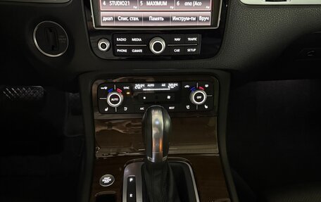 Volkswagen Touareg III, 2015 год, 2 999 999 рублей, 12 фотография
