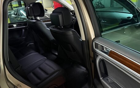 Volkswagen Touareg III, 2015 год, 2 999 999 рублей, 15 фотография