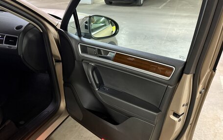 Volkswagen Touareg III, 2015 год, 2 999 999 рублей, 14 фотография