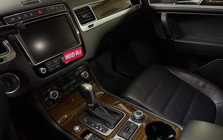 Volkswagen Touareg III, 2015 год, 2 999 999 рублей, 11 фотография