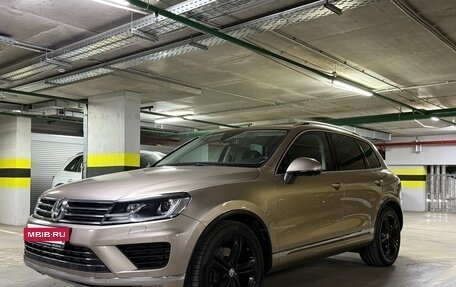 Volkswagen Touareg III, 2015 год, 2 999 999 рублей, 3 фотография