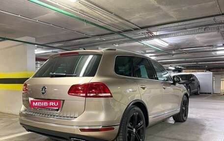 Volkswagen Touareg III, 2015 год, 2 999 999 рублей, 6 фотография