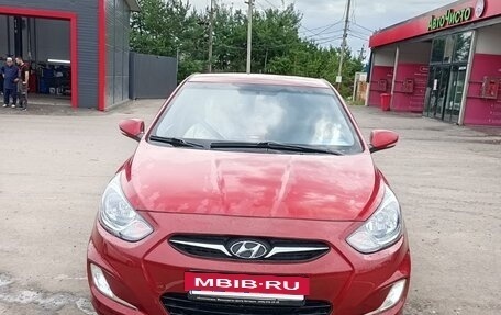 Hyundai Solaris II рестайлинг, 2011 год, 750 000 рублей, 3 фотография