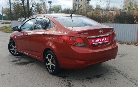 Hyundai Solaris II рестайлинг, 2011 год, 750 000 рублей, 8 фотография