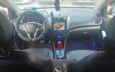 Hyundai Solaris II рестайлинг, 2011 год, 750 000 рублей, 25 фотография