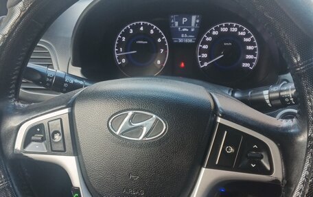 Hyundai Solaris II рестайлинг, 2011 год, 750 000 рублей, 26 фотография