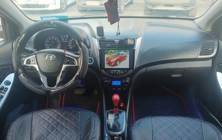 Hyundai Solaris II рестайлинг, 2011 год, 750 000 рублей, 27 фотография