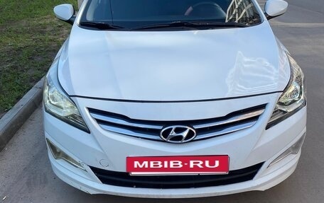 Hyundai Solaris II рестайлинг, 2014 год, 630 000 рублей, 2 фотография