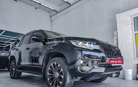 Toyota Land Cruiser Prado 150 рестайлинг 2, 2019 год, 5 750 000 рублей, 4 фотография