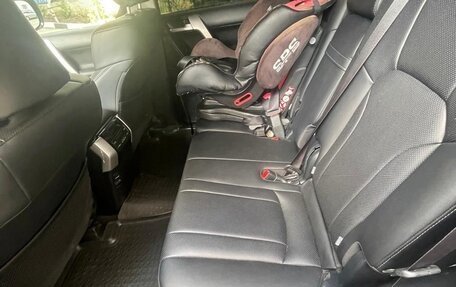 Toyota Land Cruiser Prado 150 рестайлинг 2, 2019 год, 5 750 000 рублей, 14 фотография
