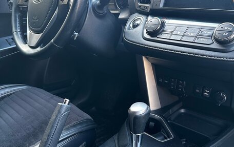 Toyota RAV4, 2017 год, 2 700 000 рублей, 21 фотография