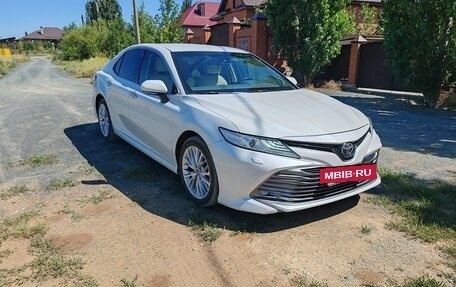 Toyota Camry, 2018 год, 2 600 000 рублей, 6 фотография