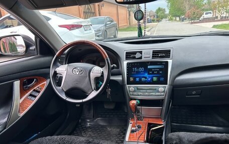 Toyota Camry, 2008 год, 850 000 рублей, 2 фотография