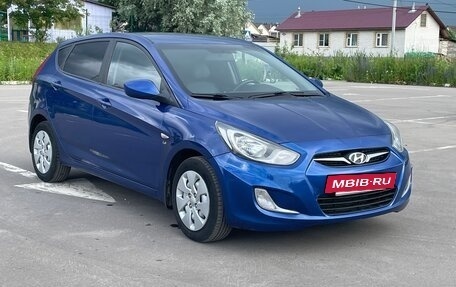 Hyundai Solaris II рестайлинг, 2011 год, 550 000 рублей, 2 фотография