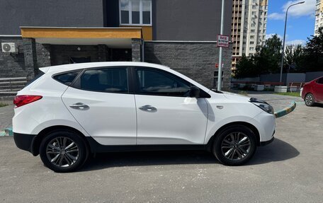 Hyundai ix35 I рестайлинг, 2014 год, 1 430 000 рублей, 2 фотография