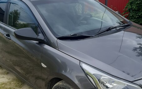 Hyundai Solaris II рестайлинг, 2016 год, 800 000 рублей, 2 фотография