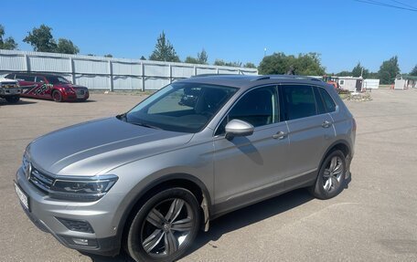 Volkswagen Tiguan II, 2018 год, 2 615 000 рублей, 2 фотография