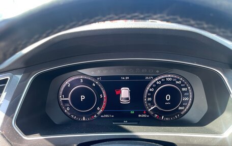 Volkswagen Tiguan II, 2018 год, 2 615 000 рублей, 10 фотография