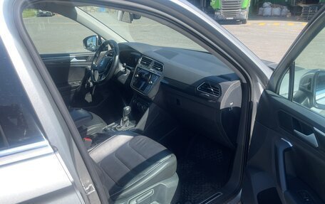 Volkswagen Tiguan II, 2018 год, 2 615 000 рублей, 16 фотография
