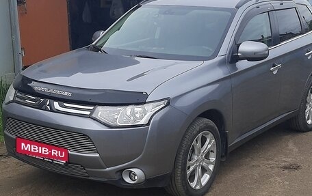Mitsubishi Outlander III рестайлинг 3, 2012 год, 1 480 000 рублей, 3 фотография
