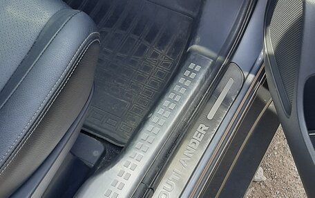 Mitsubishi Outlander III рестайлинг 3, 2012 год, 1 480 000 рублей, 16 фотография
