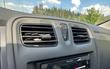 Renault Logan II, 2019 год, 770 000 рублей, 23 фотография