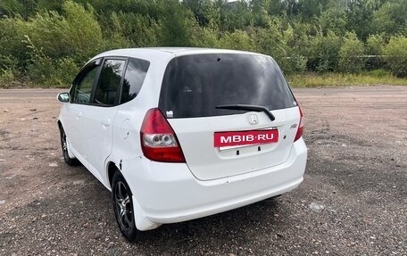 Honda Fit III, 2004 год, 320 000 рублей, 2 фотография