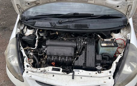 Honda Fit III, 2004 год, 320 000 рублей, 13 фотография