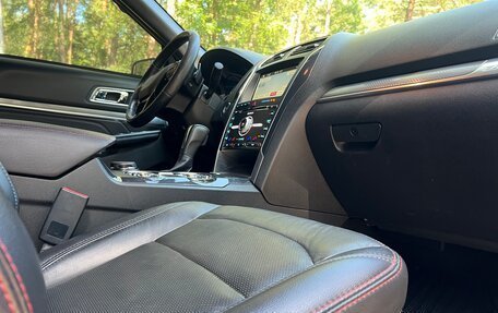 Ford Explorer VI, 2017 год, 2 100 000 рублей, 6 фотография