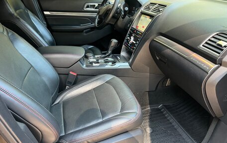 Ford Explorer VI, 2017 год, 2 100 000 рублей, 7 фотография