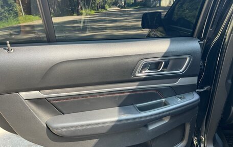 Ford Explorer VI, 2017 год, 2 100 000 рублей, 13 фотография
