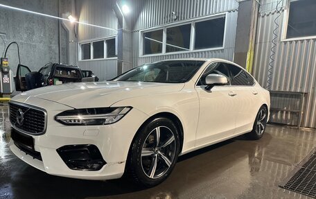 Volvo S90 II рестайлинг, 2017 год, 3 999 000 рублей, 2 фотография