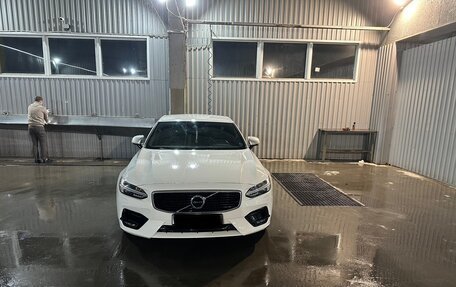 Volvo S90 II рестайлинг, 2017 год, 3 999 000 рублей, 3 фотография