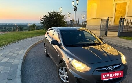 Hyundai Solaris II рестайлинг, 2014 год, 800 000 рублей, 3 фотография