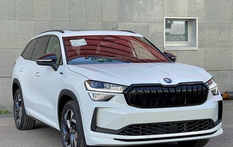 Skoda Kodiaq, 2025 год, 4 965 000 рублей, 2 фотография