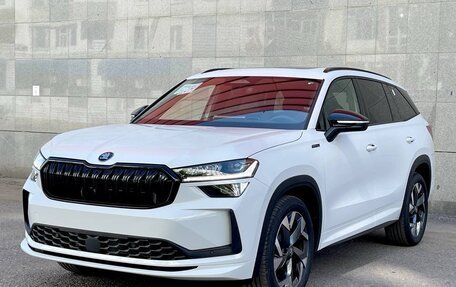 Skoda Kodiaq, 2025 год, 4 965 000 рублей, 4 фотография
